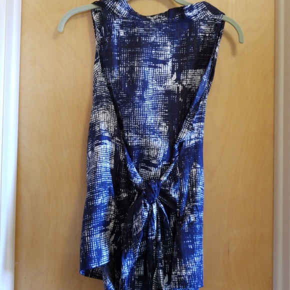 Top - Picture 2 of 2